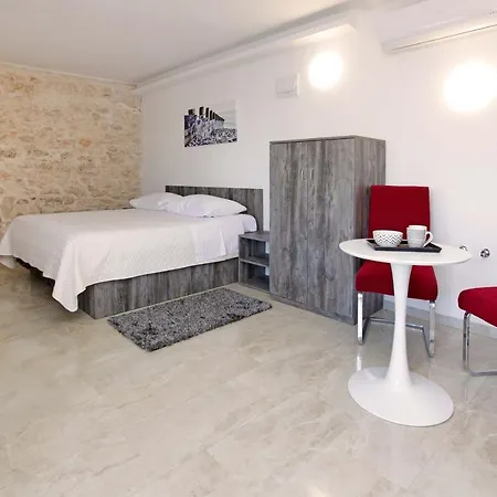 Luxory D-rooms