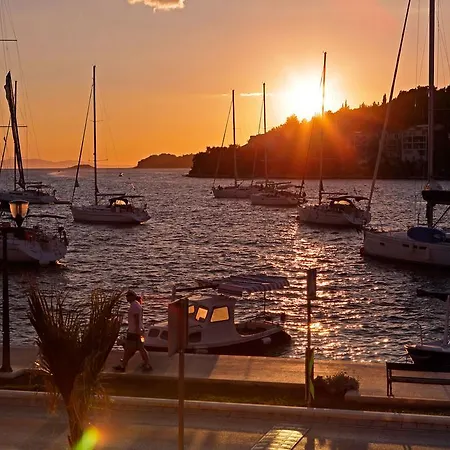 Pensión Luxory D-rooms Vela Luka