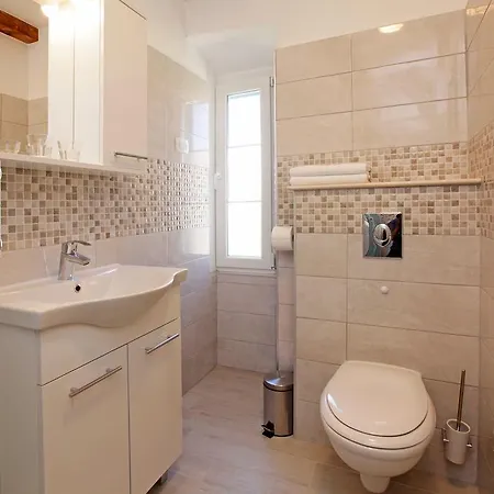 Luxory D-rooms Casa de hóspedes 3*